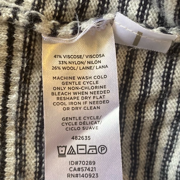 Loft Striped Thumbhole sweater - Picture 5 of 5